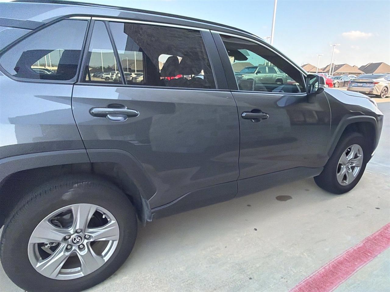 Toyota RAV4 XLE 2025