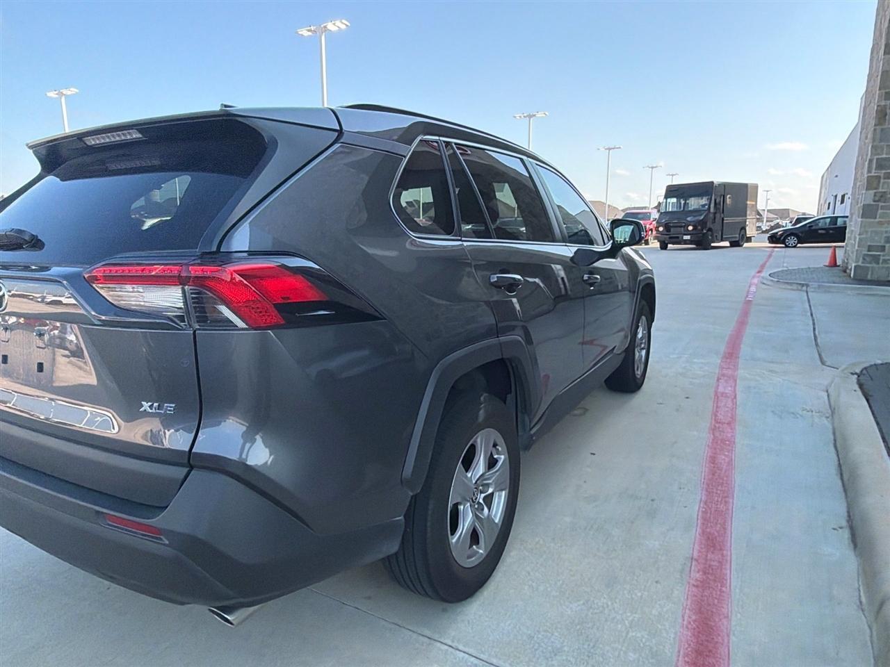 Toyota RAV4 XLE 2025