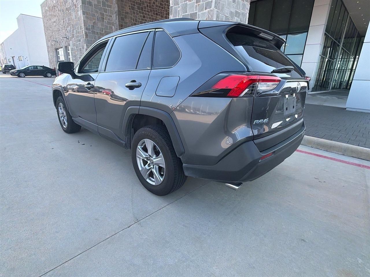 Toyota RAV4 XLE 2025