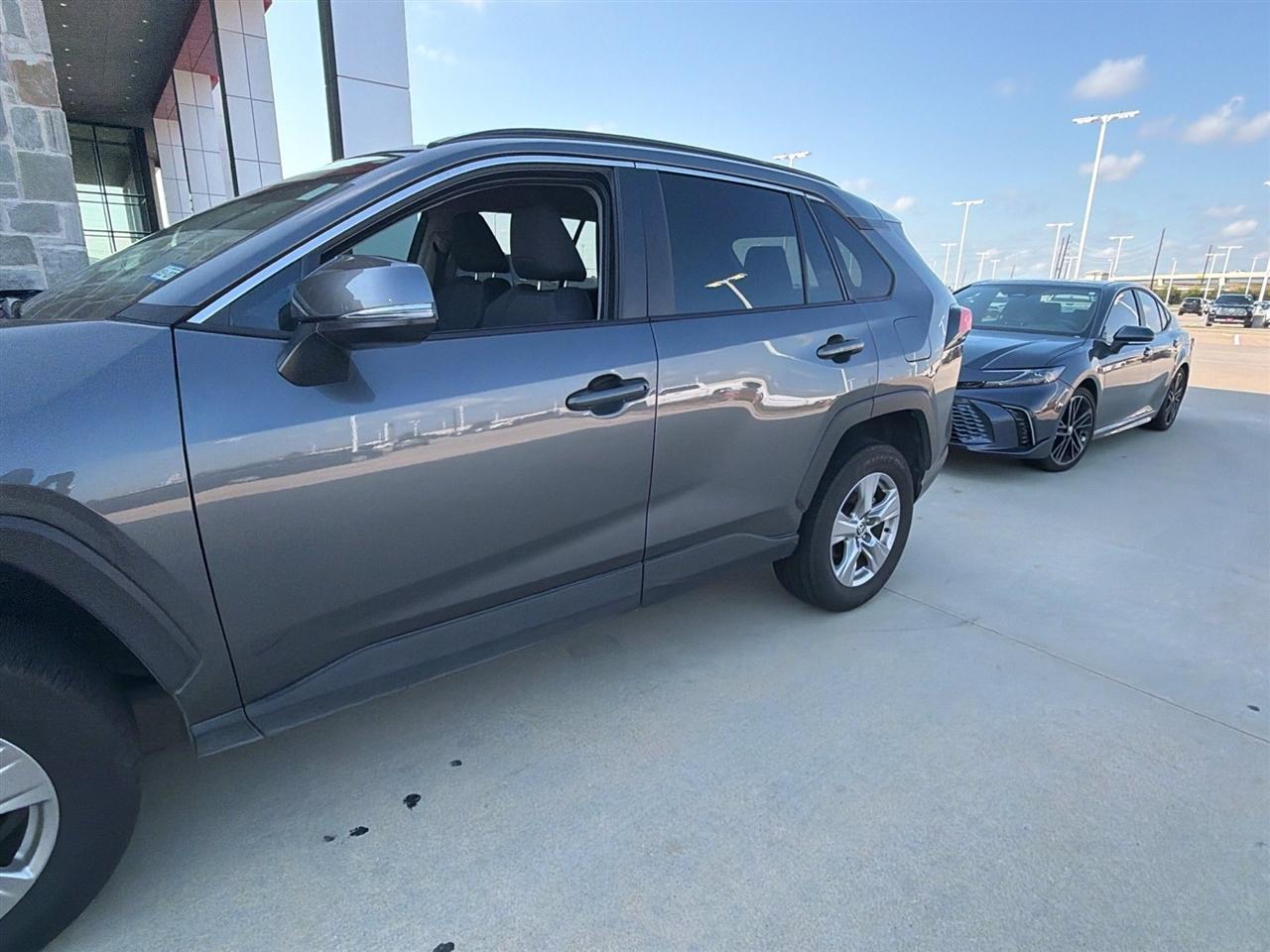 Toyota RAV4 XLE 2025