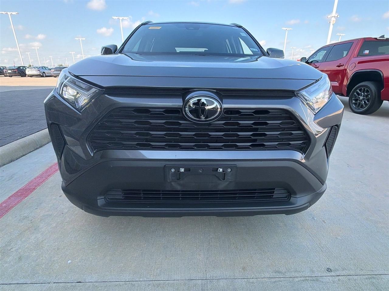 Toyota RAV4 XLE 2025
