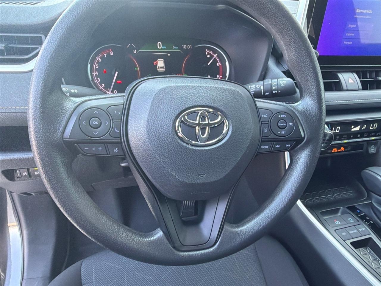 Toyota RAV4 XLE 2025