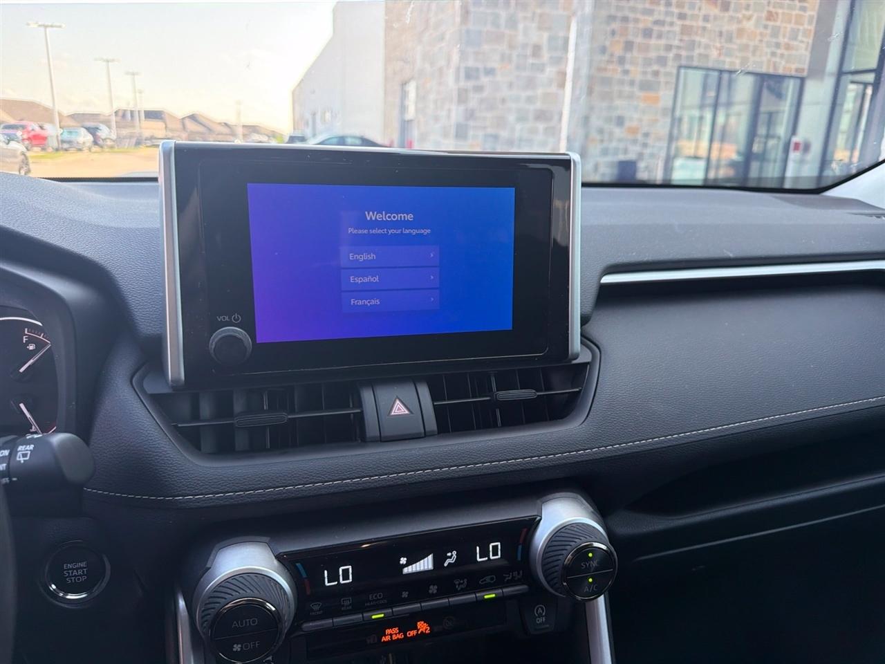 Toyota RAV4 XLE 2025