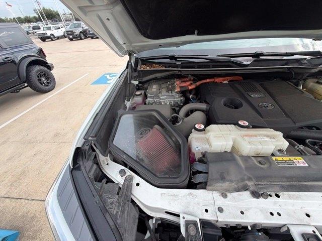 Toyota Tundra Platinum CrewMax 4WD Hybrid 2024