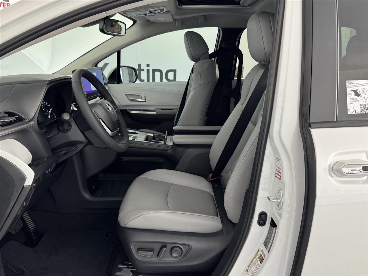 Toyota Sienna XLE 7-Passenger 2026