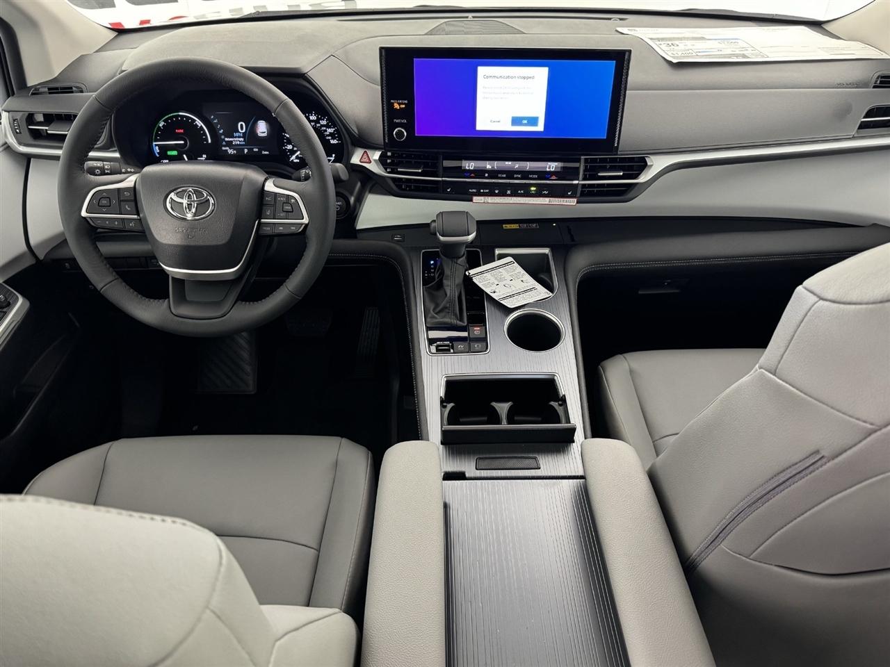 Toyota Sienna XLE 7-Passenger 2026