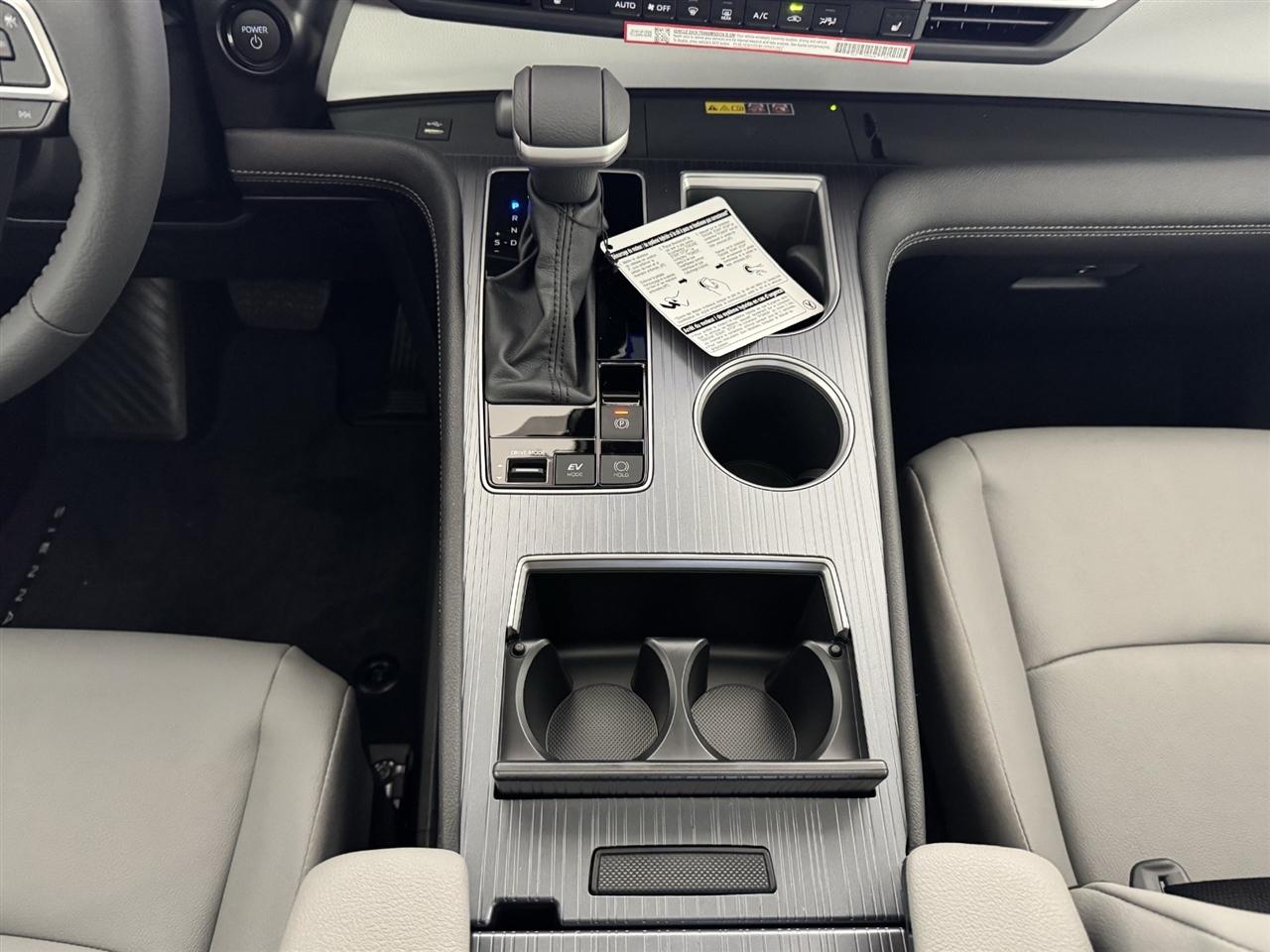 Toyota Sienna XLE 7-Passenger 2026