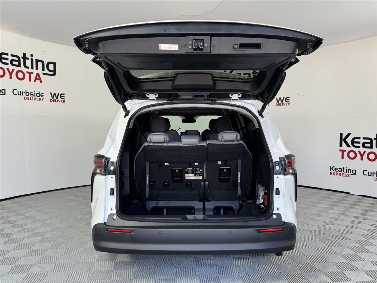Toyota Sienna XLE 7-Passenger 2026