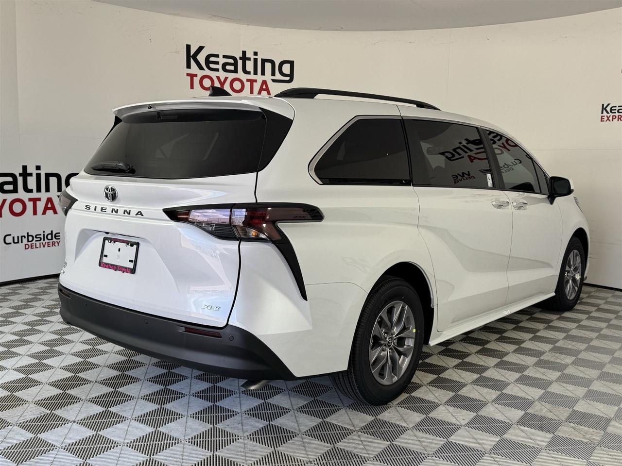 Toyota Sienna XLE 7-Passenger 2026