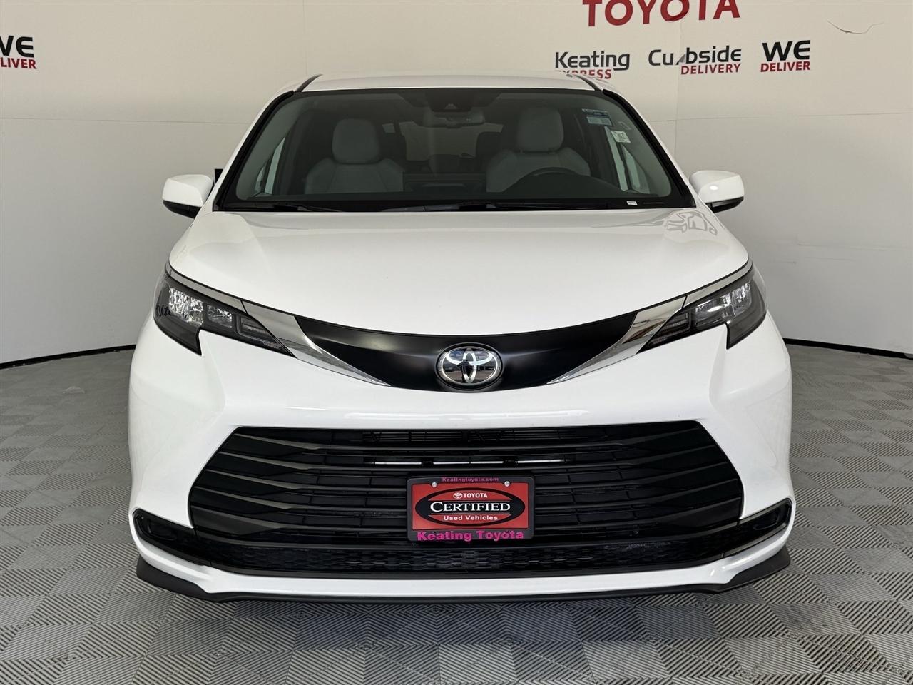 Toyota Sienna LE 8-Passenger 2026