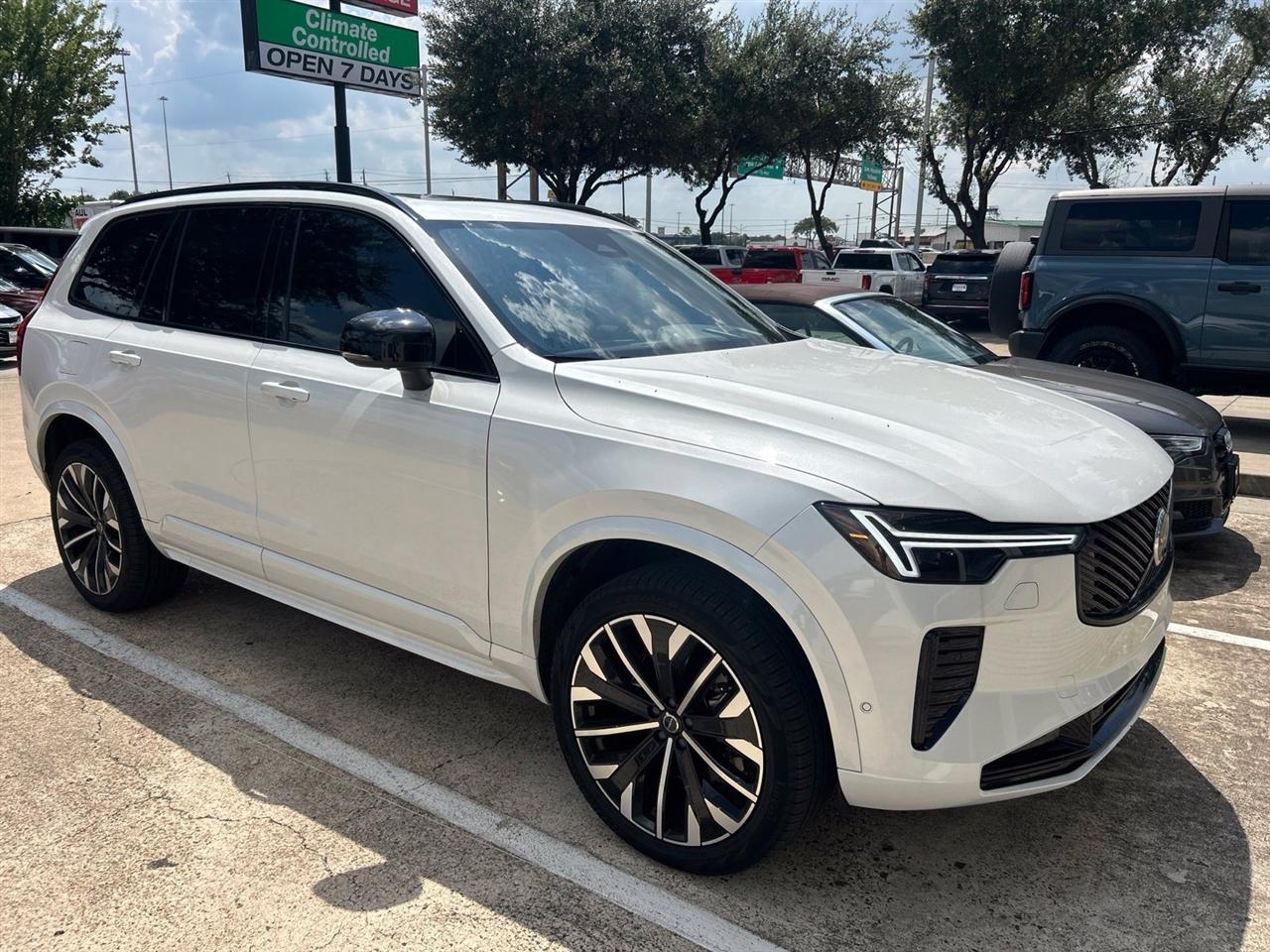 Volvo XC90 B6 Ultra Dark 2026