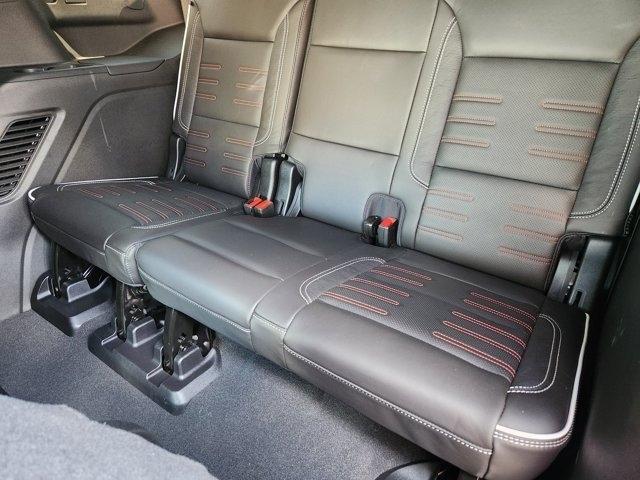 GMC Yukon AT4 Ultimate 4WD 2025