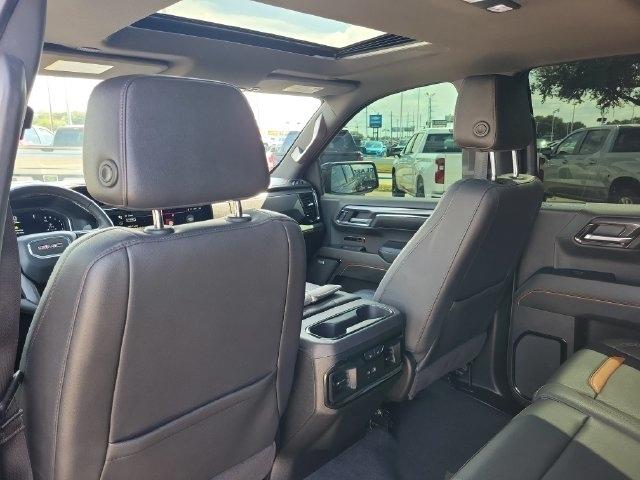 GMC Sierra 1500 AT4 Crew Cab 4WD 2024