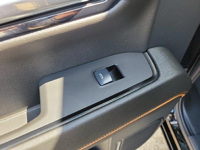 GMC Sierra 1500 AT4 Crew Cab 4WD 2024