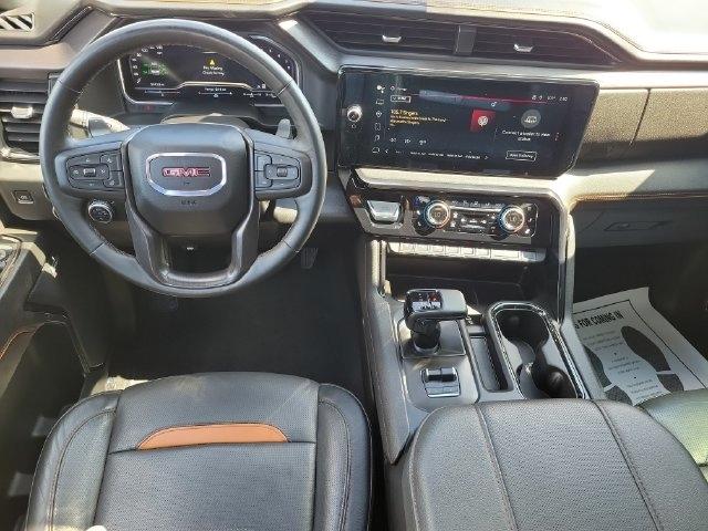 GMC Sierra 1500 AT4 Crew Cab 4WD 2024