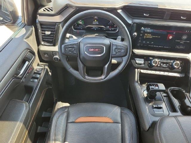 GMC Sierra 1500 AT4 Crew Cab 4WD 2024
