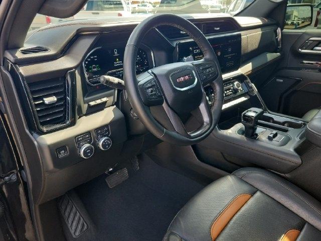 GMC Sierra 1500 AT4 Crew Cab 4WD 2024