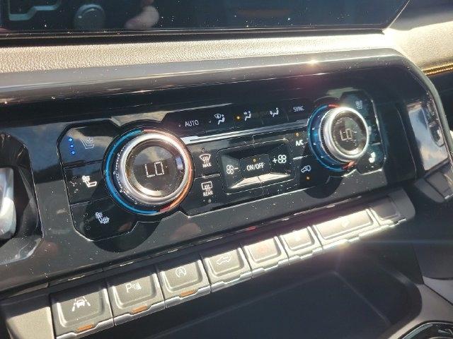 GMC Sierra 1500 AT4 Crew Cab 4WD 2024