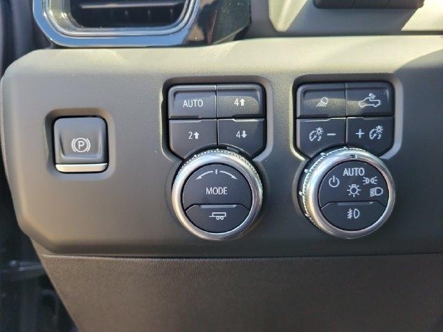 GMC Sierra 1500 AT4 Crew Cab 4WD 2024