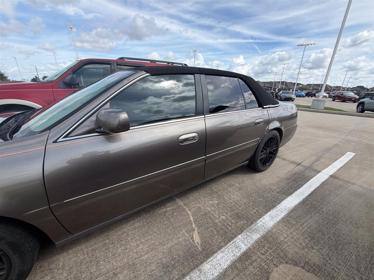 Cadillac DeVille Base 2001