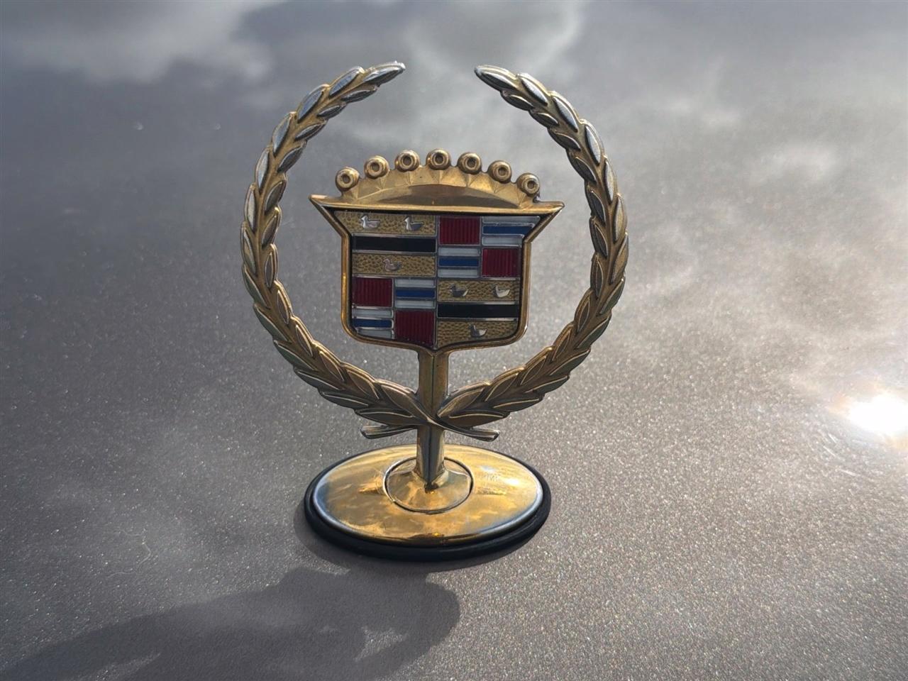 Cadillac DeVille Base 2001