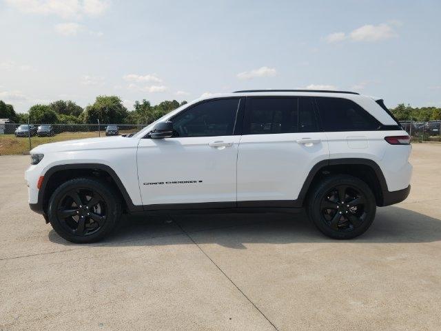 Jeep Grand Cherokee Laredo E 2WD 2023