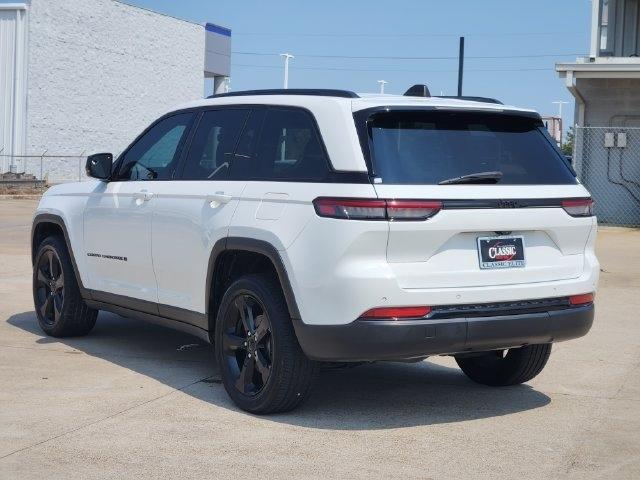 Jeep Grand Cherokee Laredo E 2WD 2023