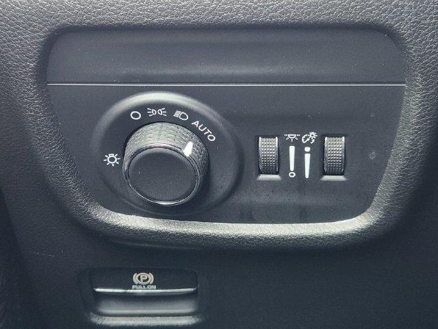 Jeep Grand Cherokee Laredo E 2WD 2023