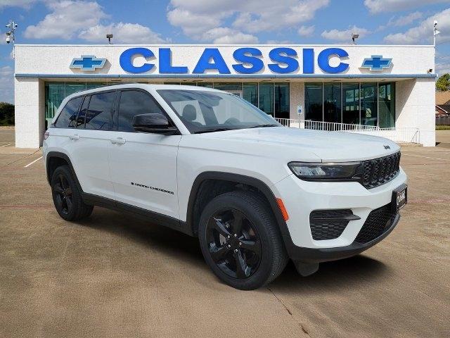 2023 Jeep Grand Cherokee Laredo E 2WD