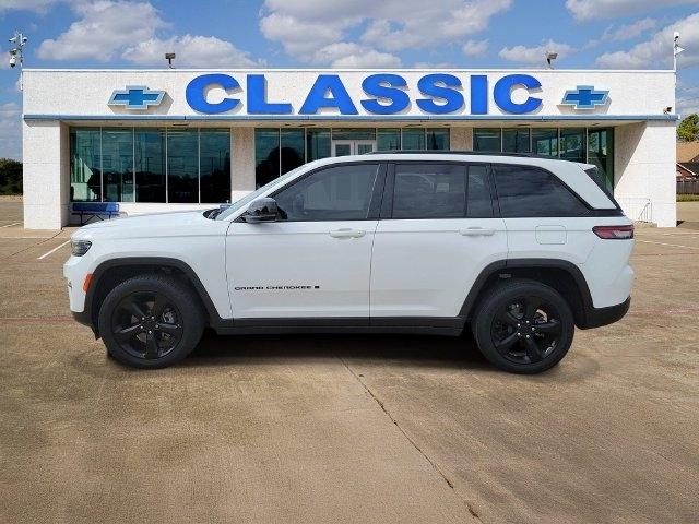 Jeep Grand Cherokee Laredo E 2WD 2023