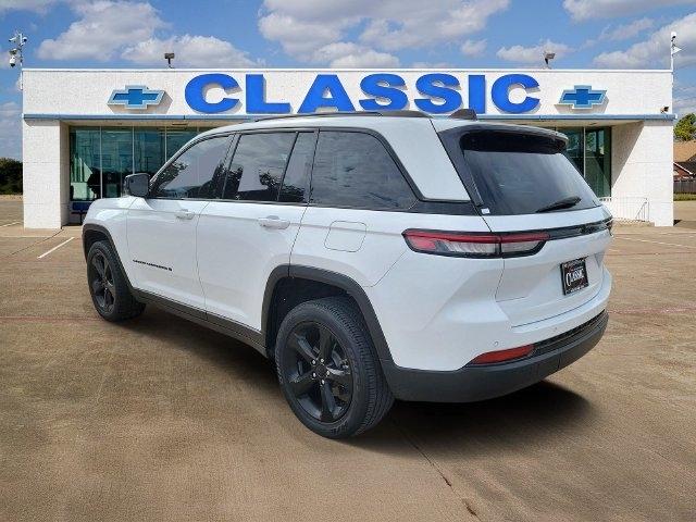 Jeep Grand Cherokee Laredo E 2WD 2023