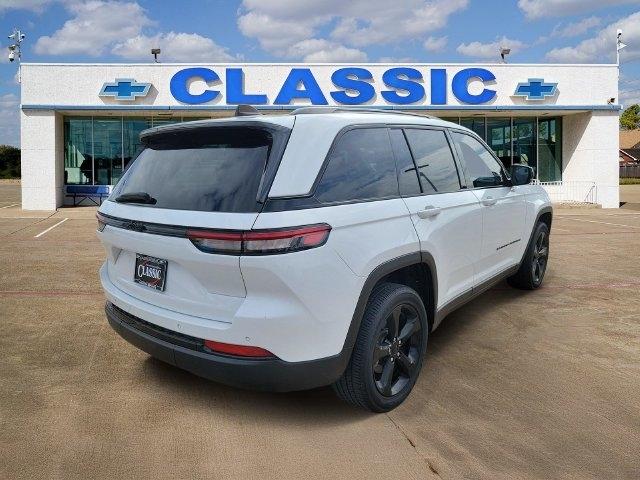 Jeep Grand Cherokee Laredo E 2WD 2023