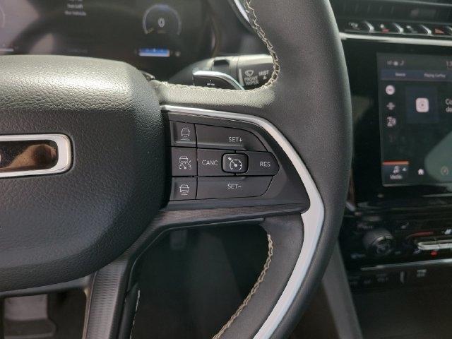 Jeep Grand Cherokee Laredo E 2WD 2023