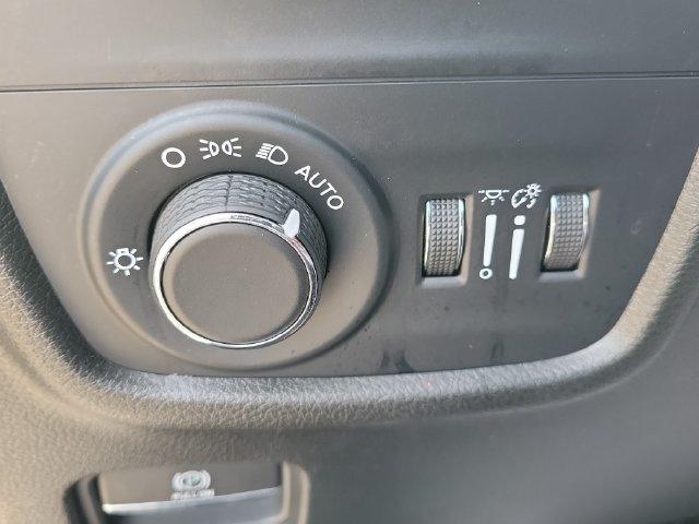 Jeep Grand Cherokee Laredo E 2WD 2023