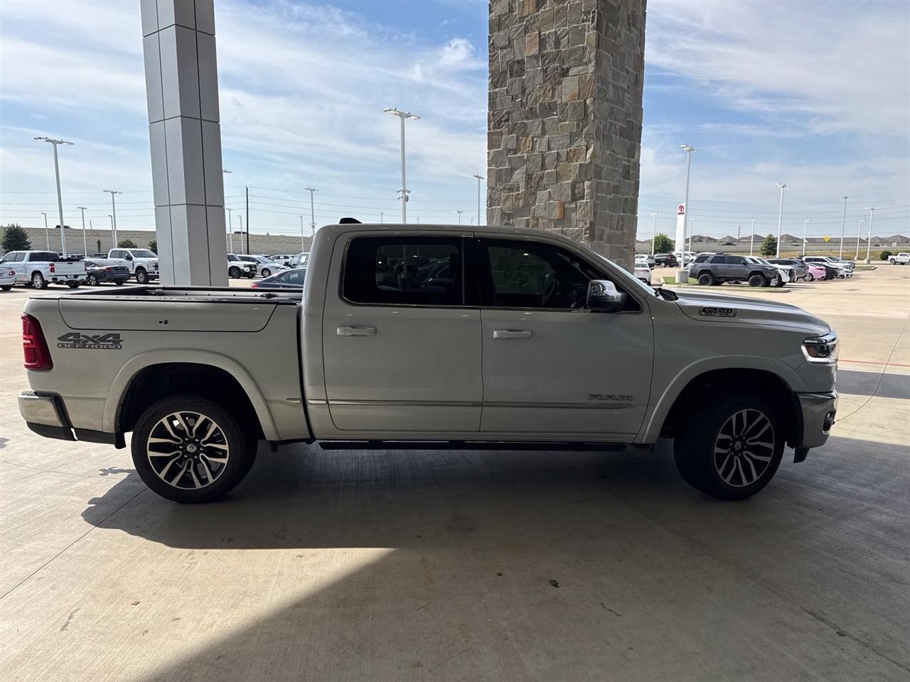 RAM 1500 Limited Crew Cab SWB 4WD 2025