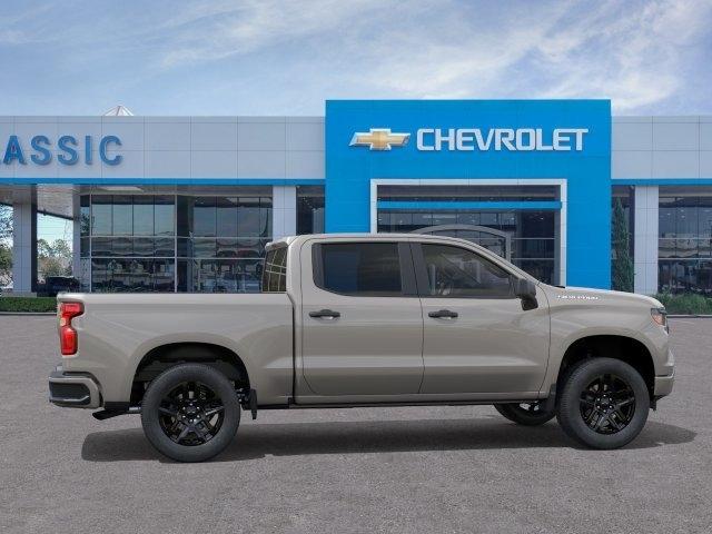 Chevrolet Silverado 1500 Custom Crew Cab 2WD 2026