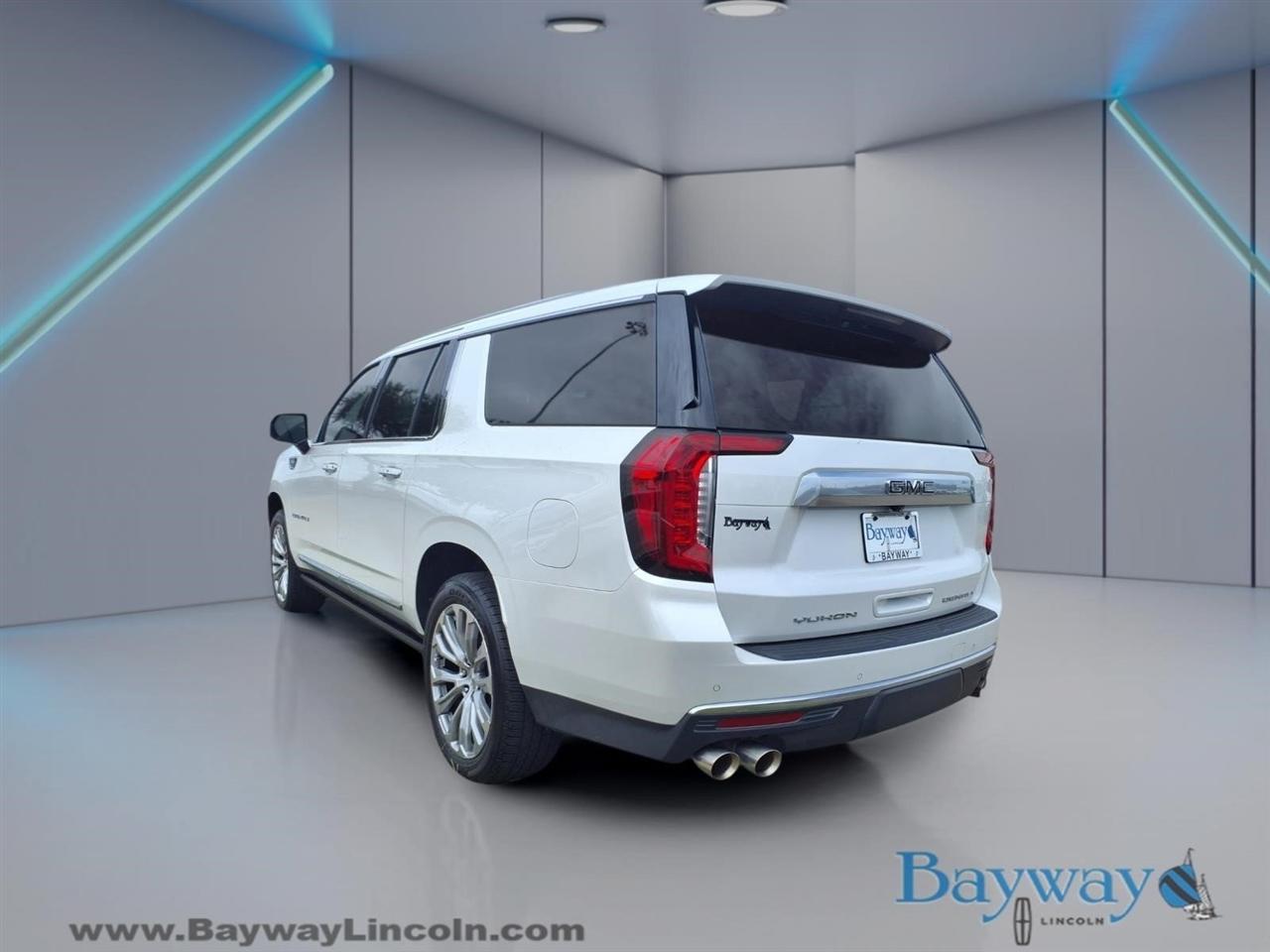 GMC Yukon XL Denali 4WD 2022