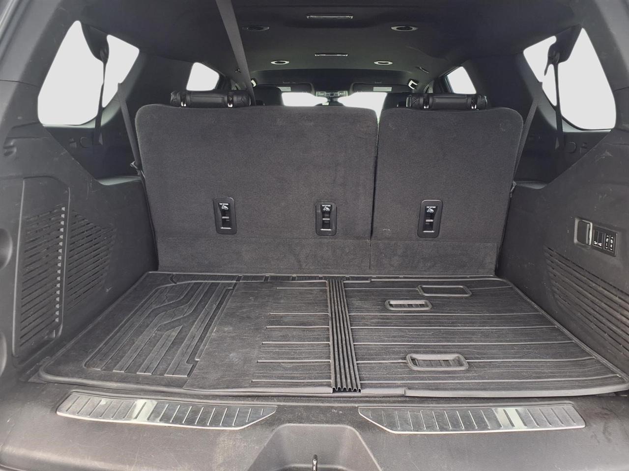 GMC Yukon XL Denali 4WD 2022