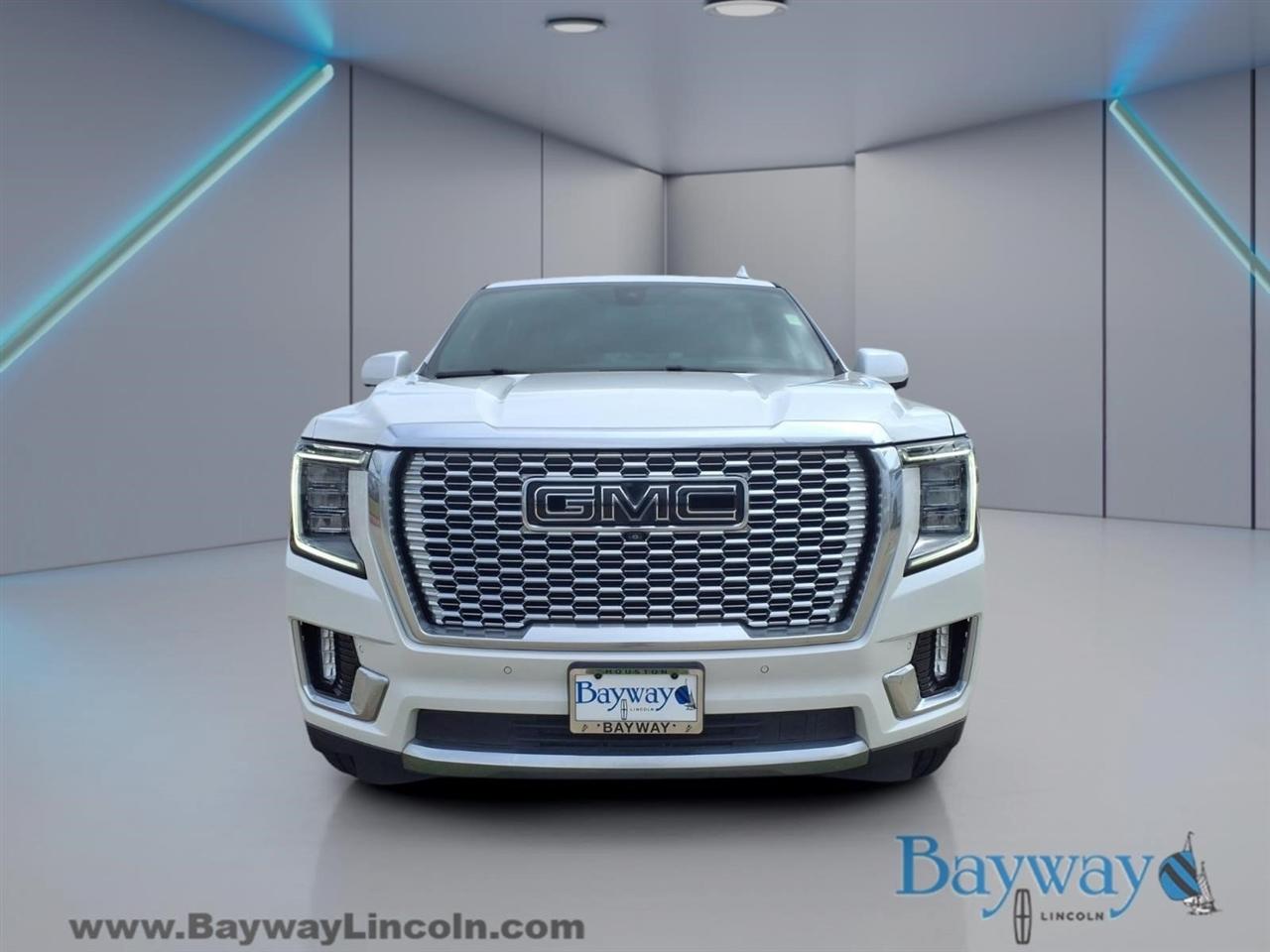 GMC Yukon XL Denali 4WD 2022