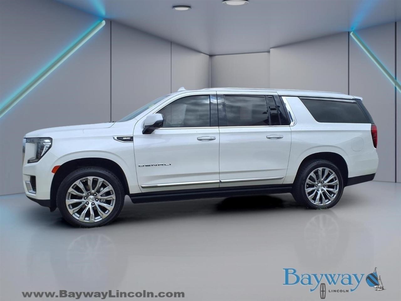 GMC Yukon XL Denali 4WD 2022