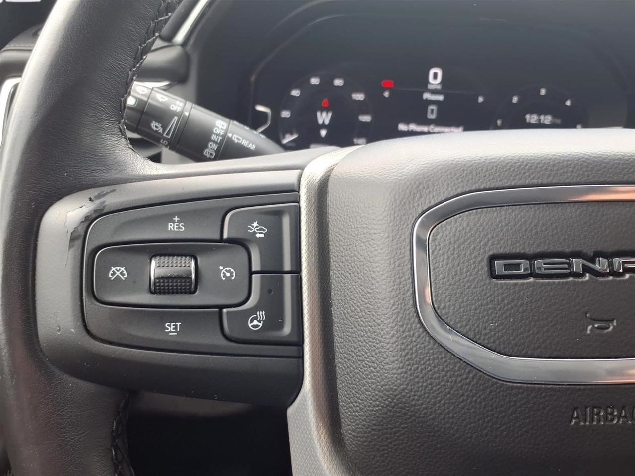 GMC Yukon XL Denali 4WD 2022