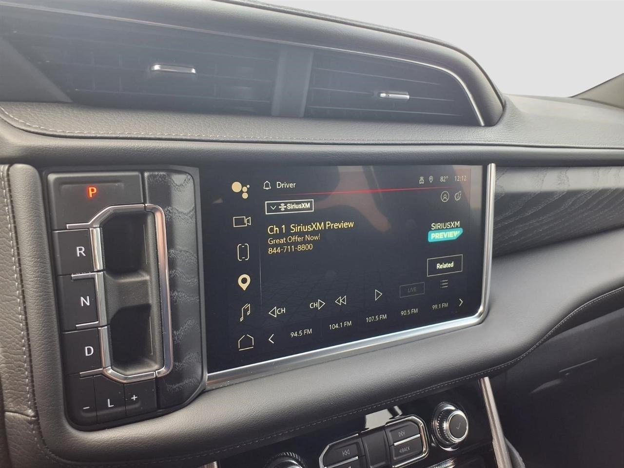GMC Yukon XL Denali 4WD 2022
