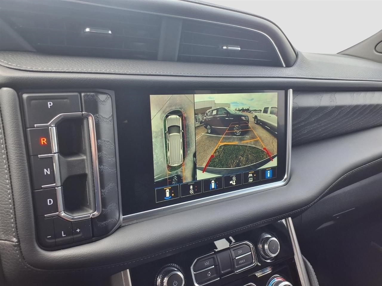 GMC Yukon XL Denali 4WD 2022