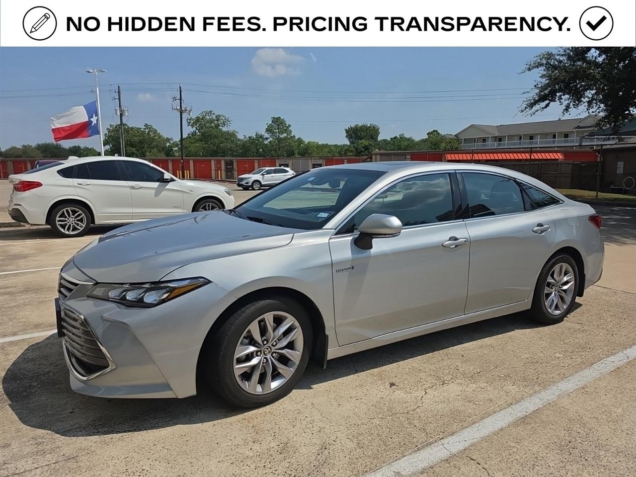 Toyota Avalon Hybrid XLE 2020