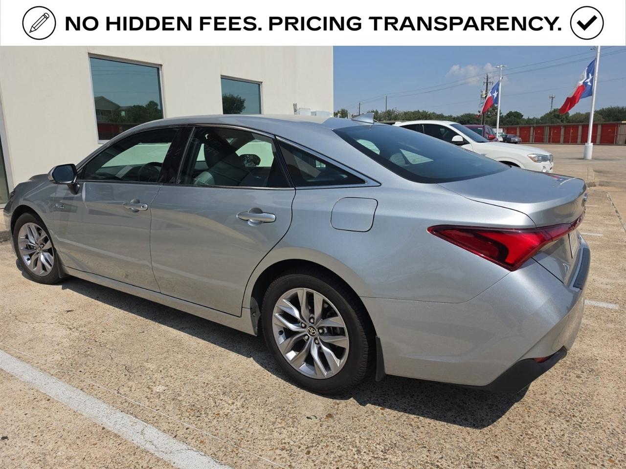 Toyota Avalon Hybrid XLE 2020