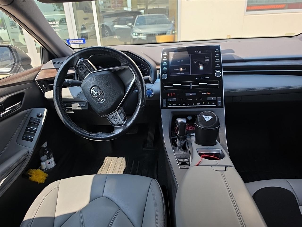 Toyota Avalon Hybrid XLE 2020