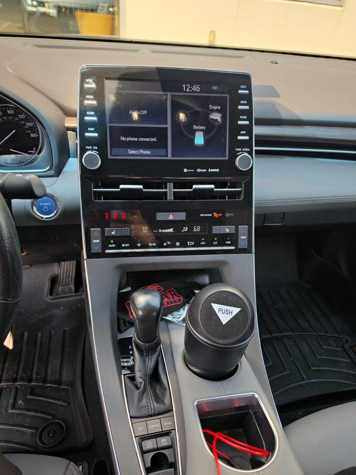 Toyota Avalon Hybrid XLE 2020