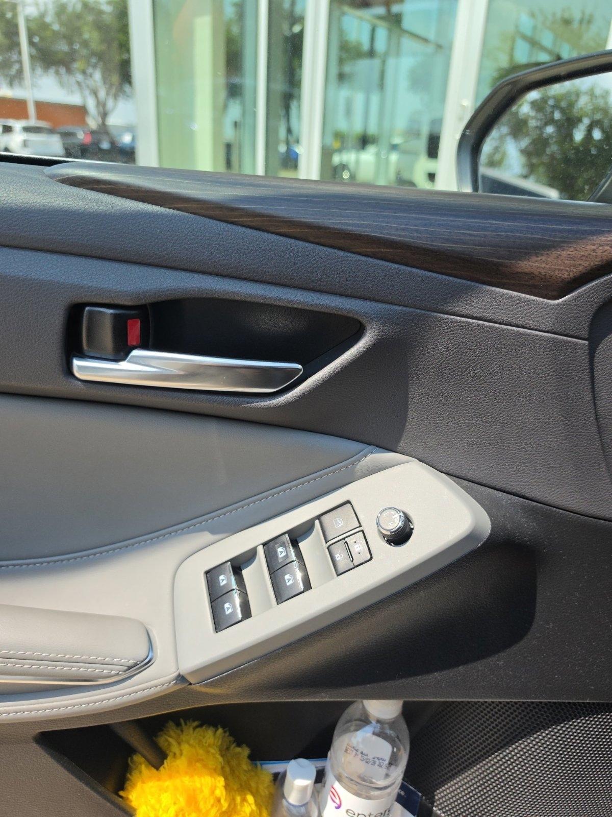 Toyota Avalon Hybrid XLE 2020