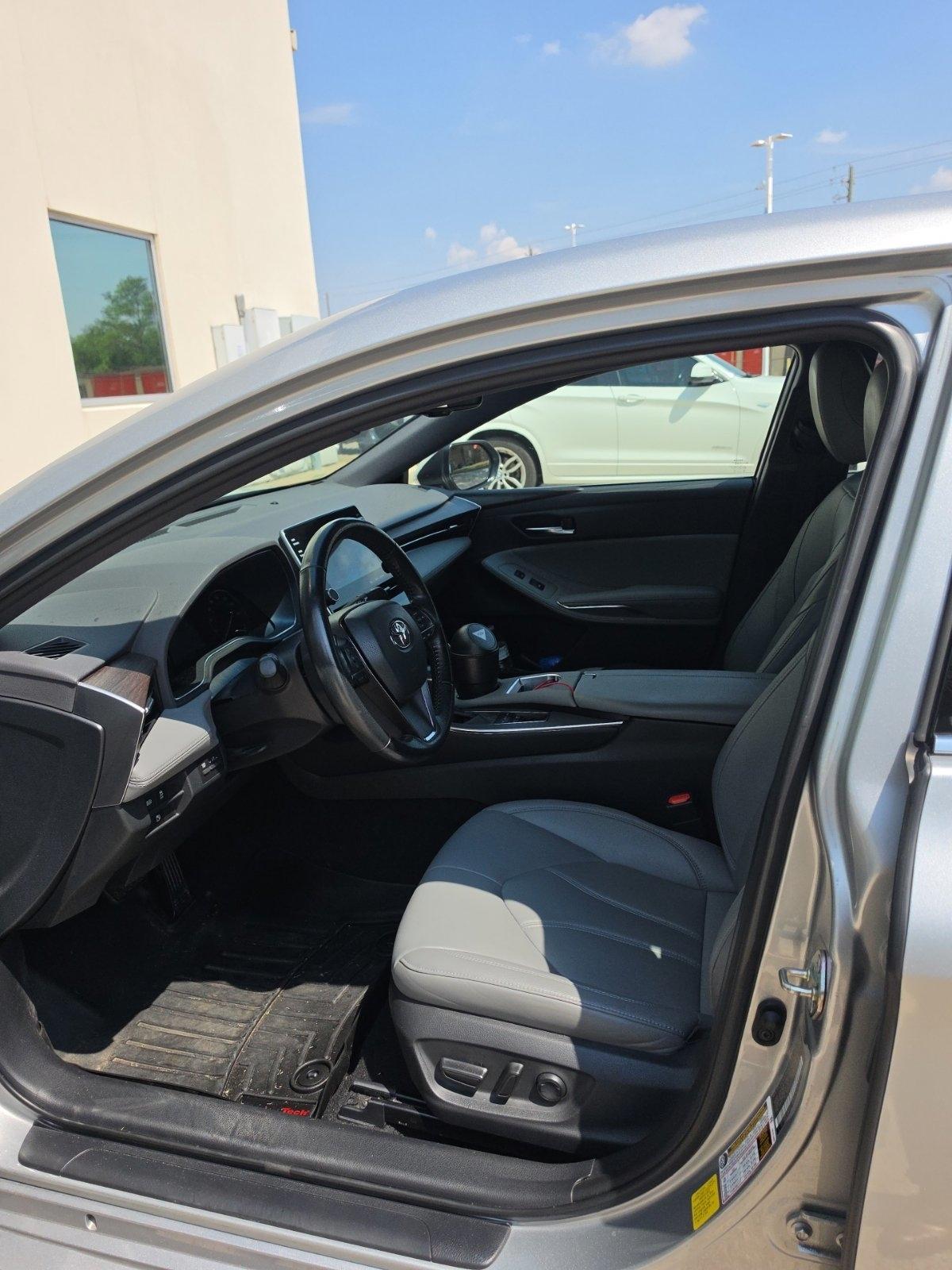 Toyota Avalon Hybrid XLE 2020