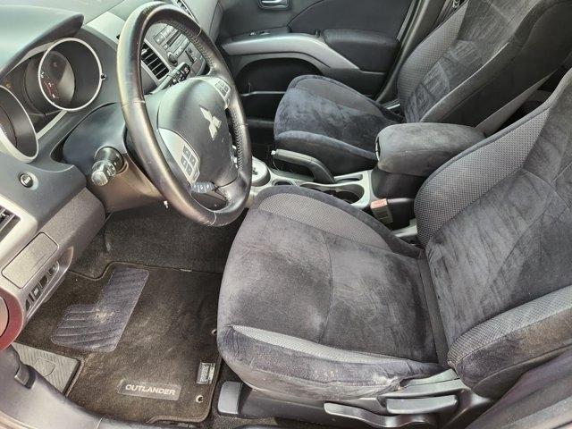 Mitsubishi Outlander ES 2WD 2010